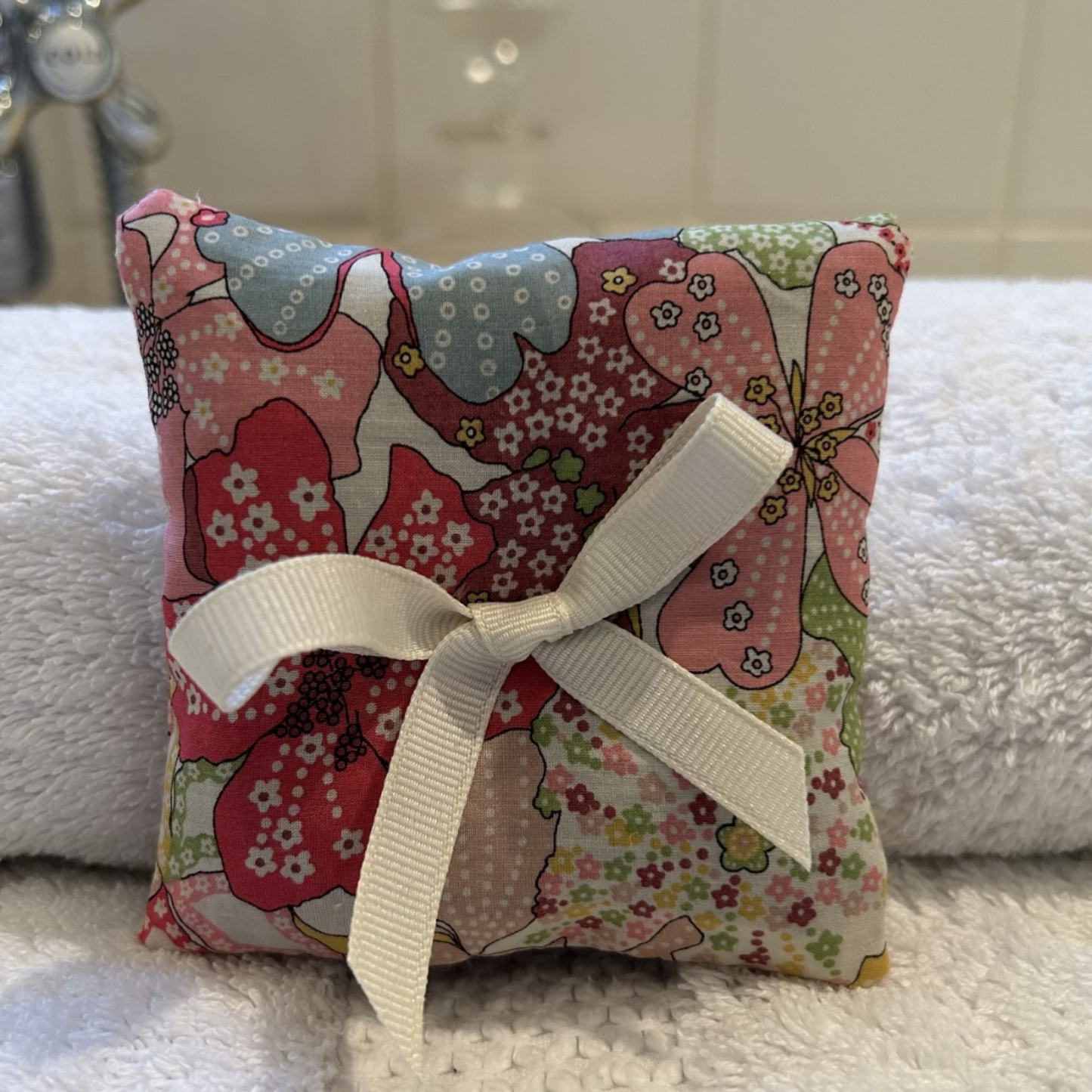 Liberty of London 100% Cotton Print Organic Lavender Sachet with Ribbon