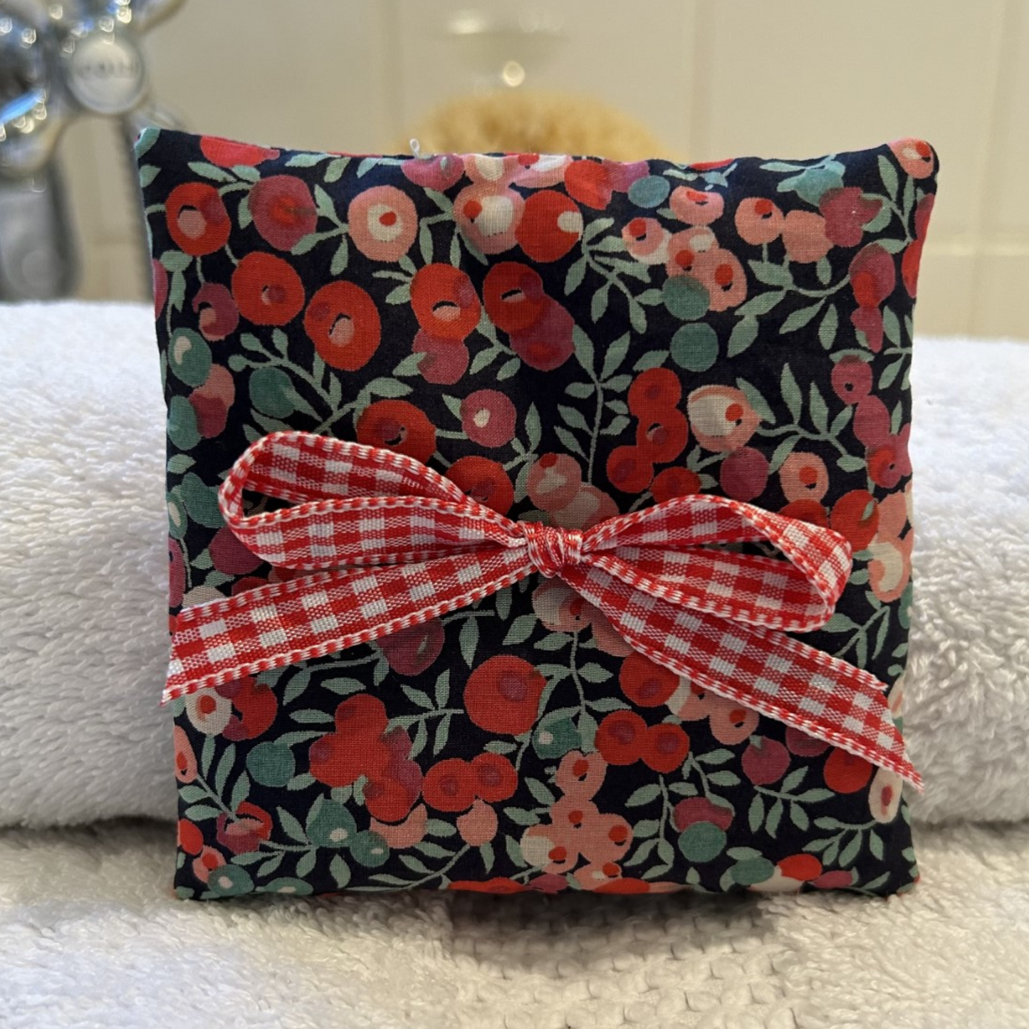 Liberty of London 100% Cotton Print Organic Lavender Sachet with Ribbon