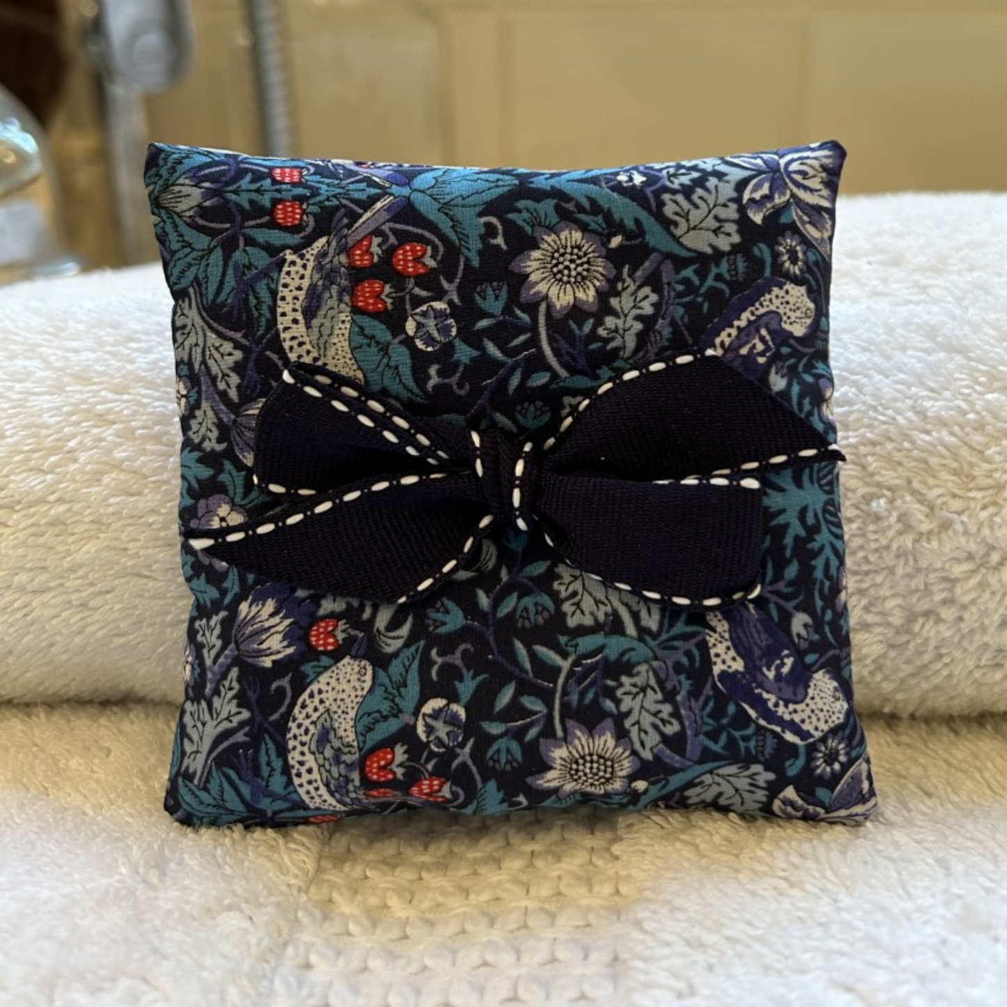Liberty of London 100% Cotton Print Organic Lavender Sachet with Ribbon