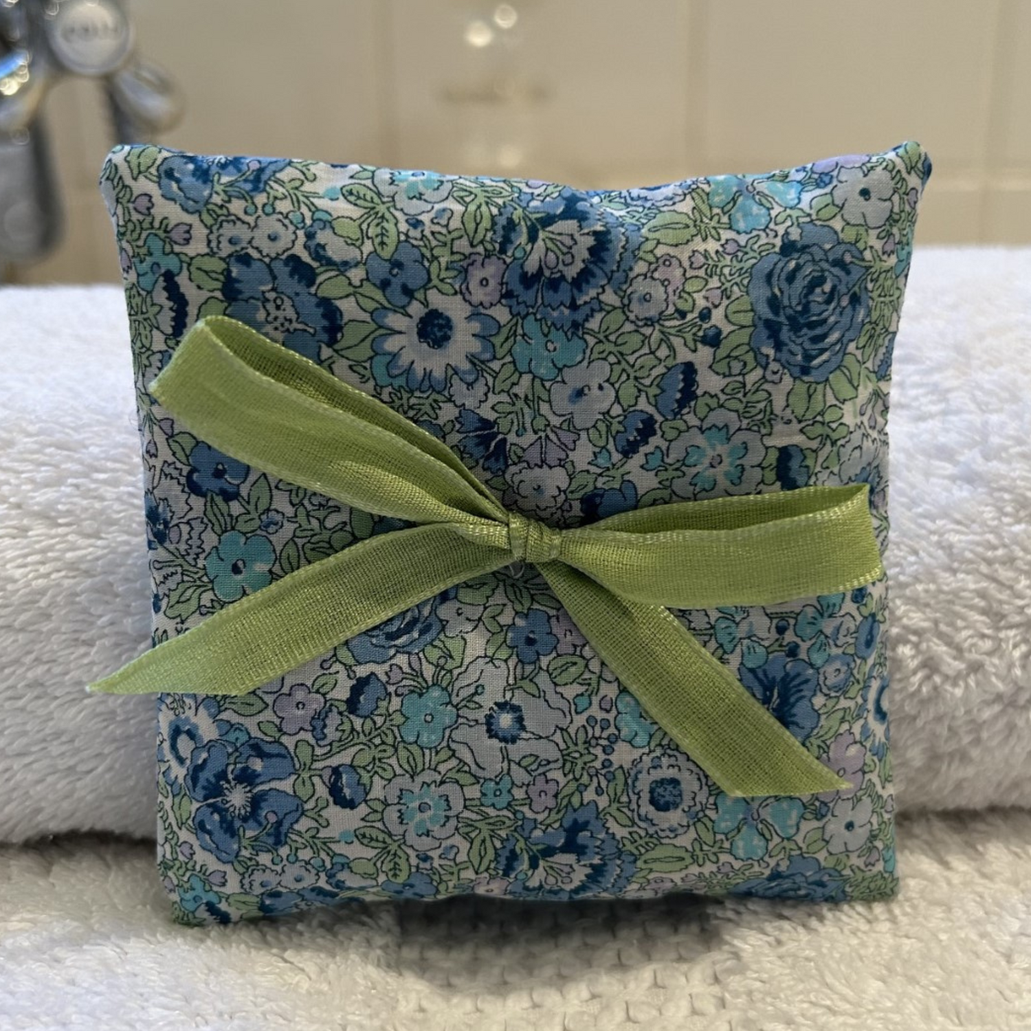 Liberty of London 100% Cotton Print Organic Lavender Sachet with Ribbon