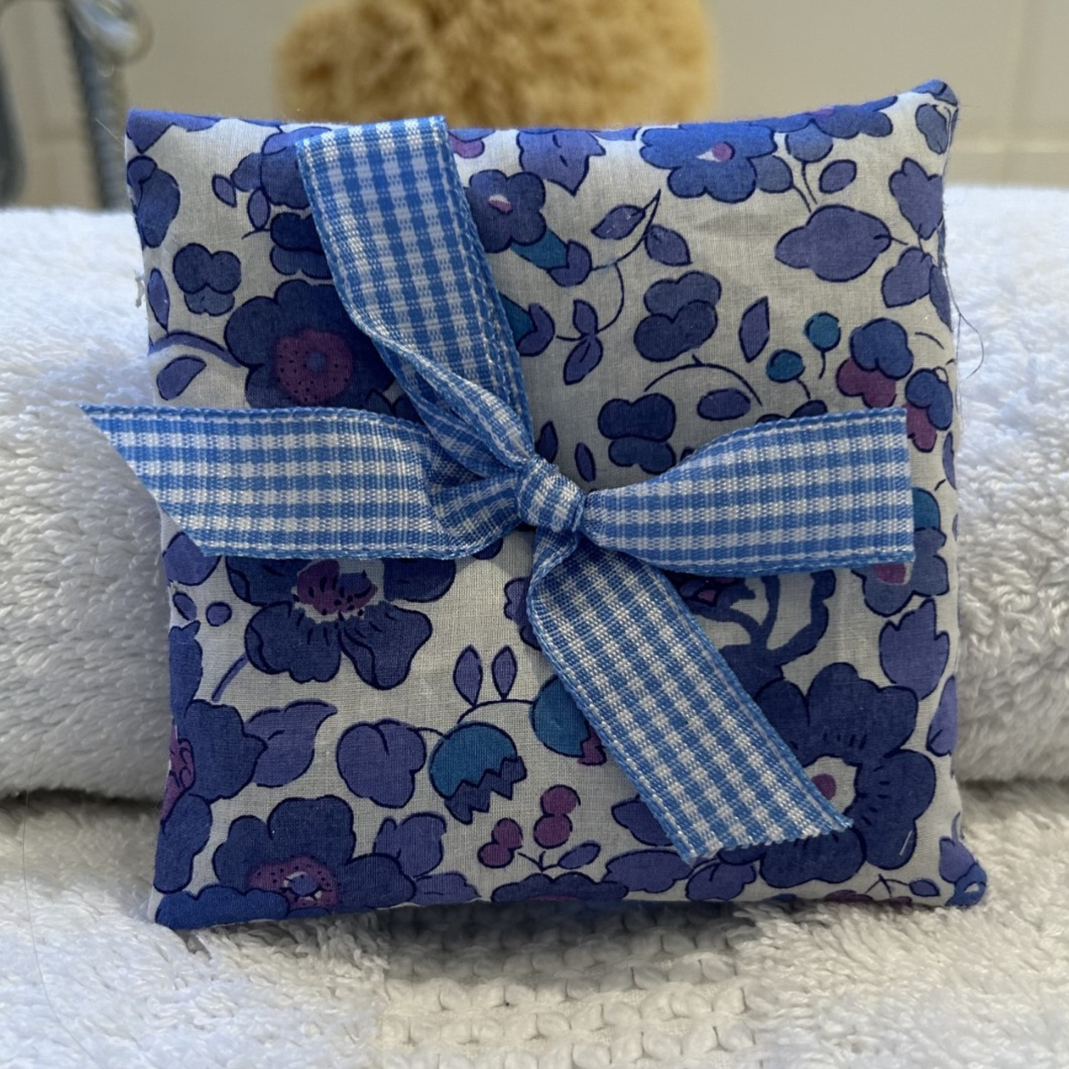 Liberty of London 100% Cotton Print Organic Lavender Sachet with Ribbon